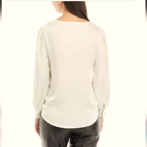 Carmen Marc Valvo V-Neck Stud Front Blouse Sz M NWT - Picture 3 of 3